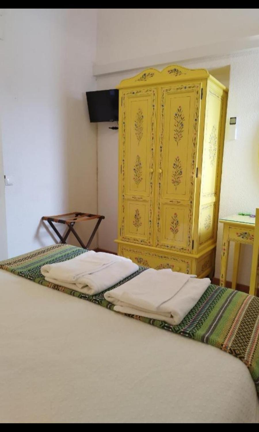 Mont' Sobro Hostel Евора Екстер'єр фото