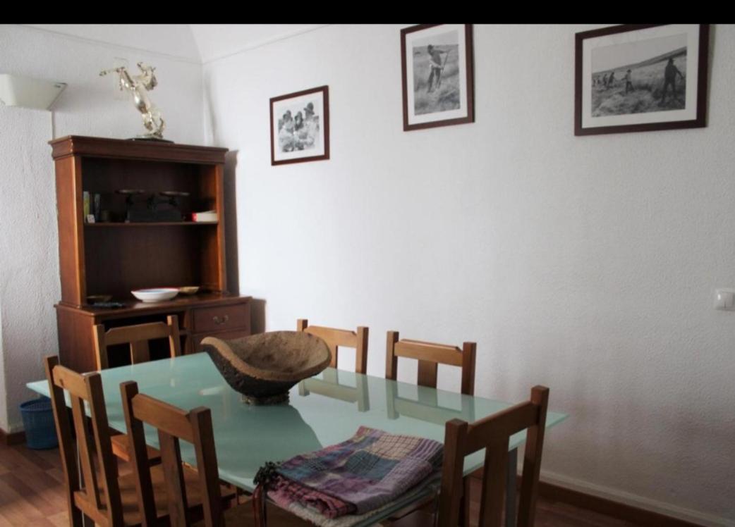 Mont' Sobro Hostel Евора Екстер'єр фото