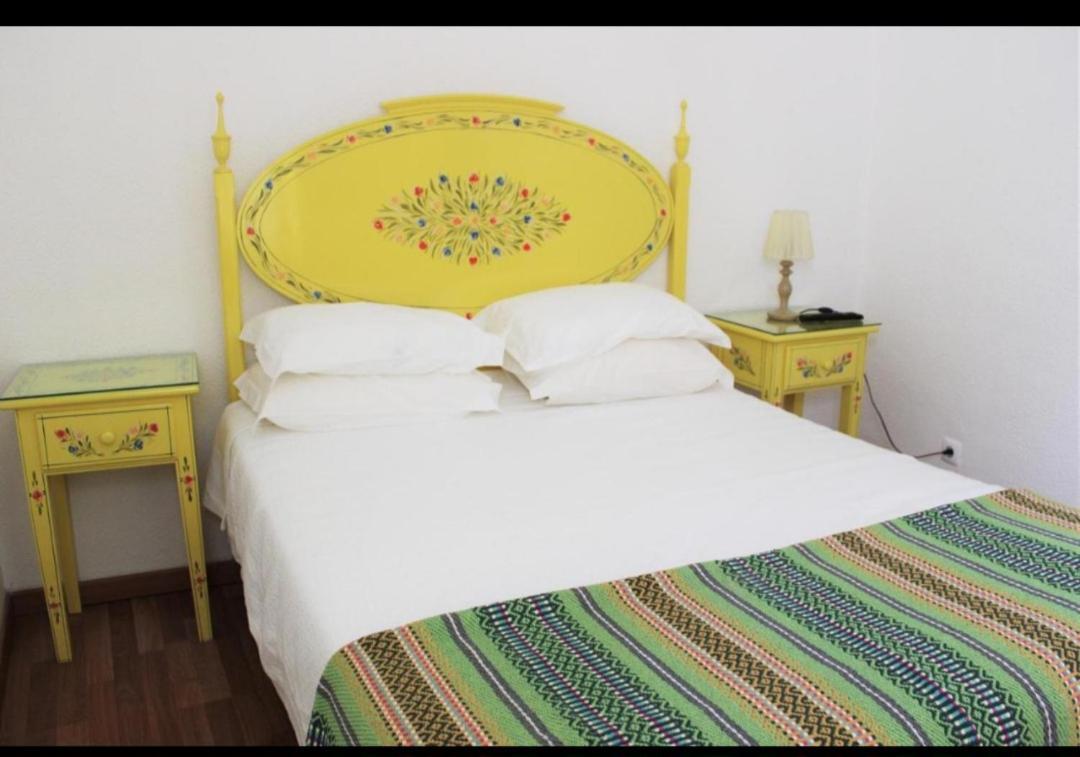 Mont' Sobro Hostel Евора Екстер'єр фото