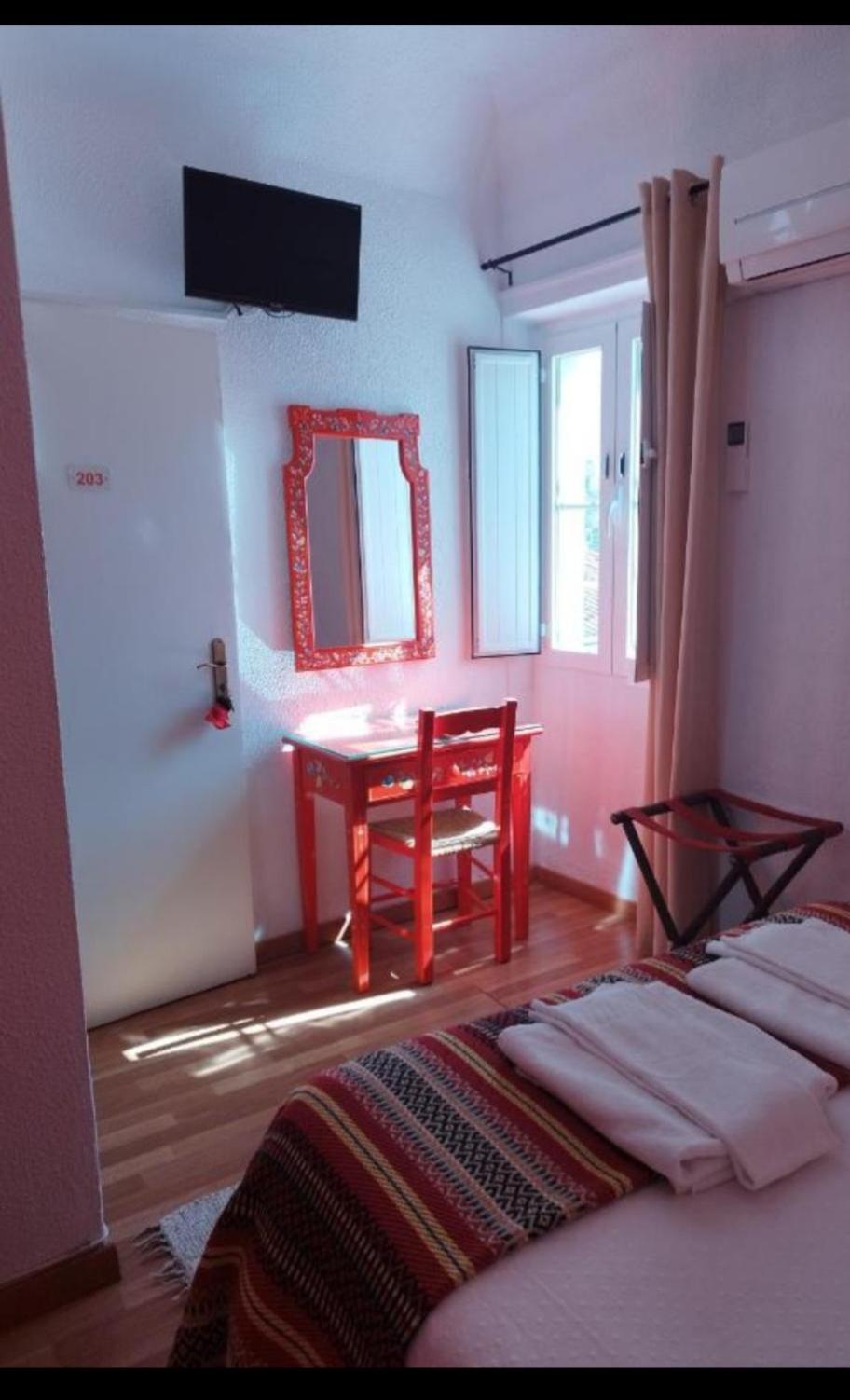 Mont' Sobro Hostel Евора Екстер'єр фото